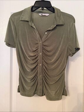 SO Olive Green Ruched Button-Front scrunch Shirt Size Large